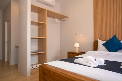Deluxe tweepersoonskamer met uitzicht op het zwembad — Sinapa Suites